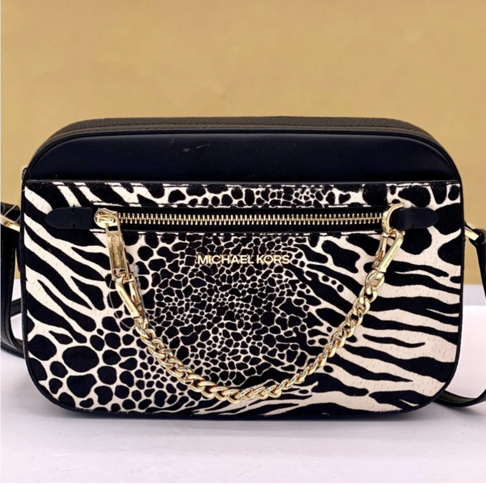 Michael Kors Large EW Zip Chain
Crossbody Bag Black